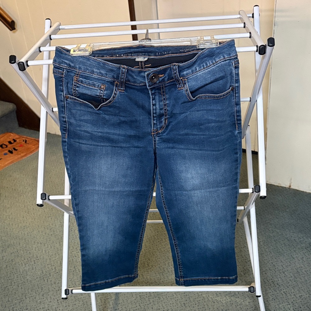 Natural Reflections Blue Capris